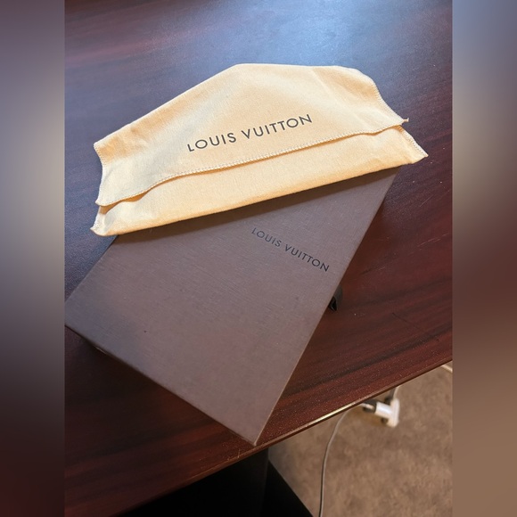 FULL INCLUSION - Authentic Louis Vuitton Black Epi Leather Pocket Agenda Cover - Picture 13 of 14